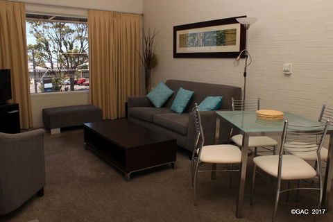 Mollymook Cove Apartments - New Castle Holiday 3