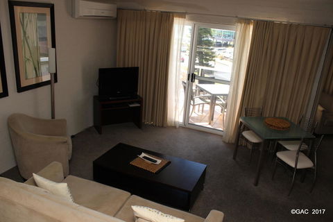 Mollymook Cove Apartments - New Castle Holiday 10
