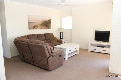 Mollymook Cove Apartments - New Castle Holiday 9