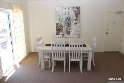 Mollymook Cove Apartments - New Castle Holiday 13