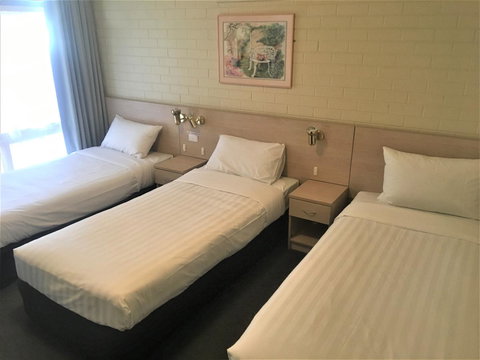 Junee Motor Inn - New Castle Holiday 18