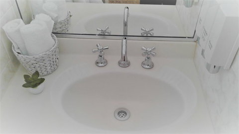 Junee Motor Inn - New Castle Holiday 6