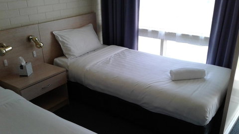 Junee Motor Inn - New Castle Holiday 4