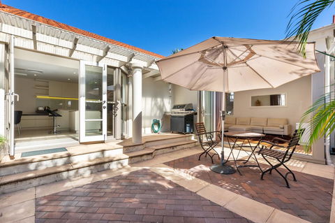 Kensington Self-Contained Modern House (89BROM) - New Castle Holiday 2