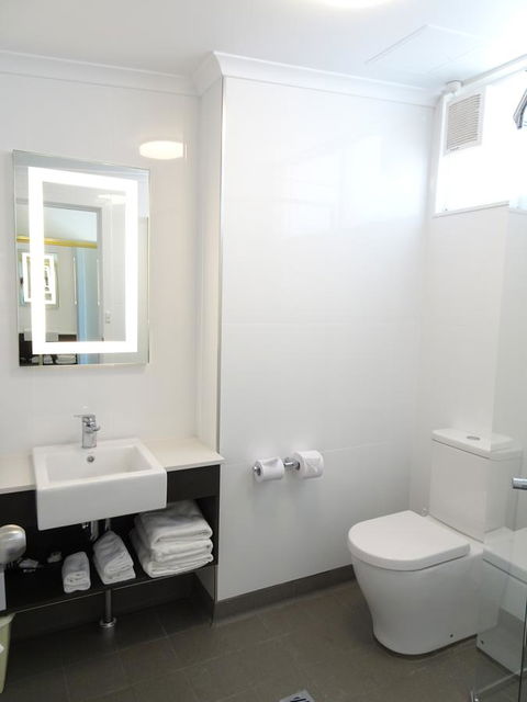 Ibis Styles Tamworth - New Castle Holiday 1