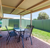 Colonial Court Villas - New Castle Holiday
