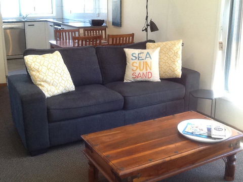 Narooma Golfers Lodge - New Castle Holiday 36