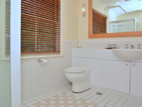 Villa 2br Prosecco Villa Located Within Cypress Lakes Resort - New Castle Holiday 15