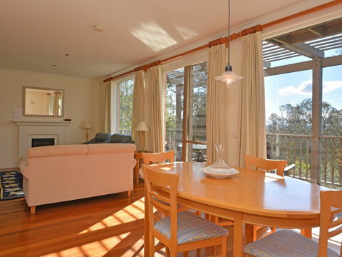 Villa 2br Prosecco Villa Located Within Cypress Lakes Resort - New Castle Holiday 5