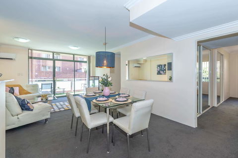 Apartments In Pyrmont - New Castle Holiday 24