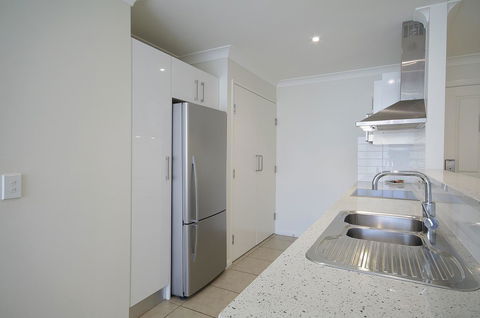 Macquarie Waters Boutique Apartment Hotel - New Castle Holiday 23