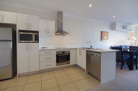 Macquarie Waters Boutique Apartment Hotel - New Castle Holiday 18