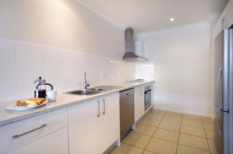 Macquarie Waters Boutique Apartment Hotel - New Castle Holiday 17