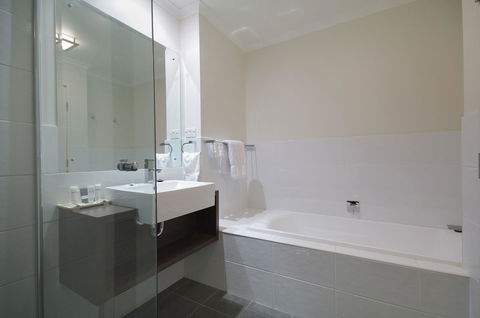 Macquarie Waters Boutique Apartment Hotel - New Castle Holiday 20