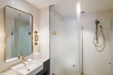 The William Inglis Mgallery - New Castle Holiday 40