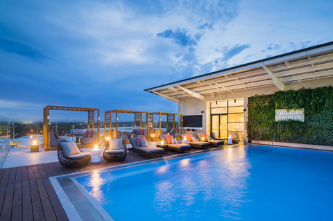 The William Inglis Mgallery - New Castle Holiday 3