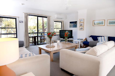 Refuge Cove On Pittwater - New Castle Holiday 5