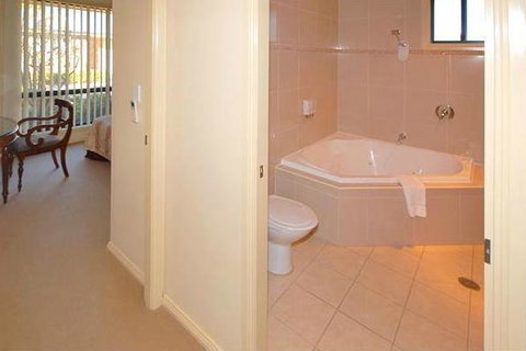 Potters Apartments - New Castle Holiday 12