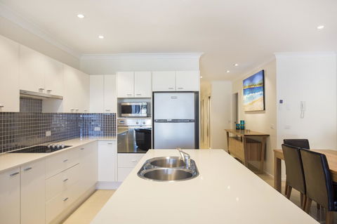 Beachfront 2 - New Castle Holiday 10