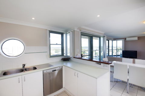 Sails Apartments - New Castle Holiday 2