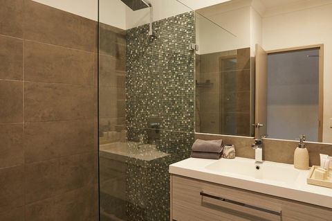 Byron Quarter Apartments - New Castle Holiday 9