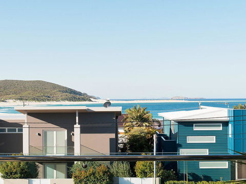 Blue View @ Fingal Bay - New Castle Holiday 16