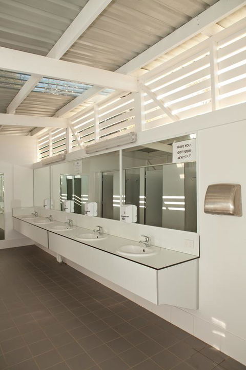 Blue Lagoon Beach Resort - New Castle Holiday 20