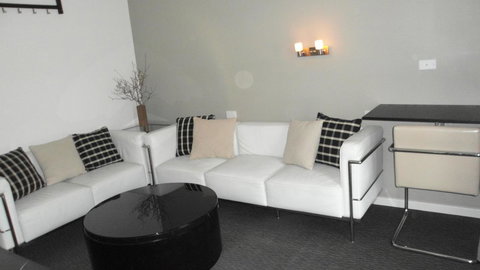 Altair Motel - New Castle Holiday 8