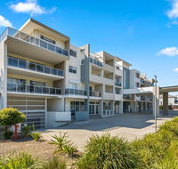 Quality Suites Pioneer Sands - New Castle Holiday