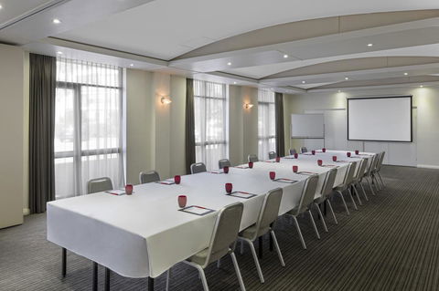 Mercure Newcastle - New Castle Holiday 24