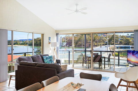 Sails Luxury Apartments Merimbula - New Castle Holiday 31