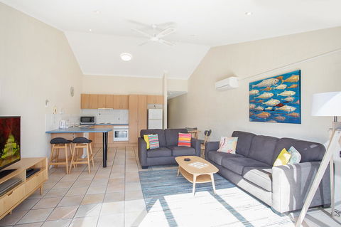 Sails Luxury Apartments Merimbula - New Castle Holiday 22