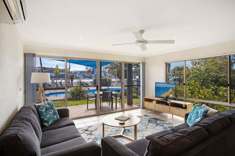 Sails Luxury Apartments Merimbula - New Castle Holiday 14