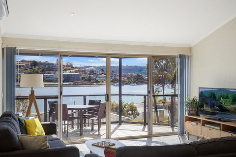 Sails Luxury Apartments Merimbula - New Castle Holiday 3