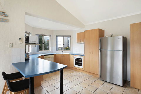 Sails Luxury Apartments Merimbula - New Castle Holiday 43