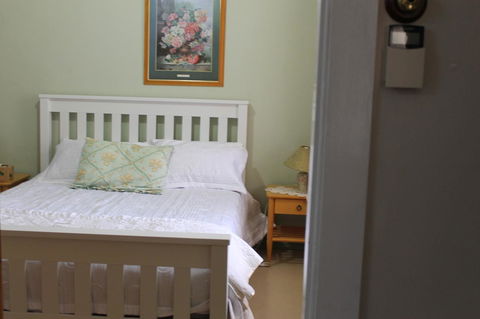 Boot Makers Cottage - New Castle Holiday 13