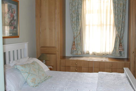 Boot Makers Cottage - New Castle Holiday 11