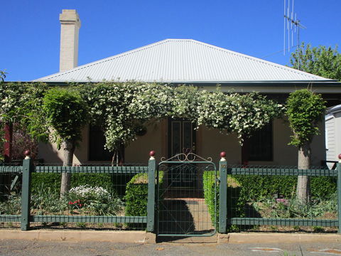 Boot Makers Cottage - New Castle Holiday 1
