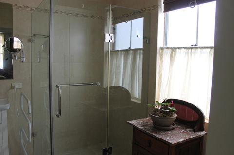 Boot Makers Cottage - New Castle Holiday 16