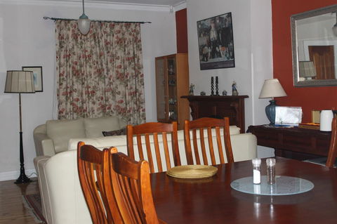 Boot Makers Cottage - New Castle Holiday 5