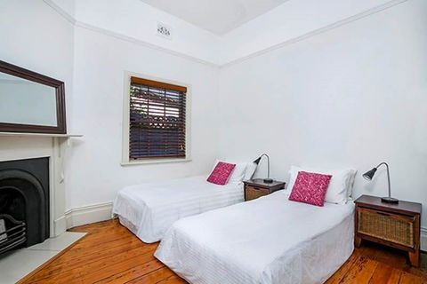 Holiday Home Fairy Bower Road Manly FAB05 - New Castle Holiday 5