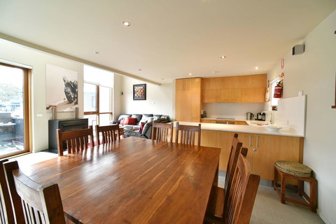 Snowstream 4 - New Castle Holiday 9