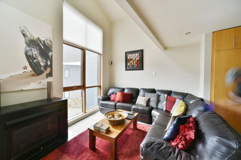 Snowstream 4 - New Castle Holiday 7