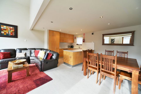 Snowstream 4 - New Castle Holiday 2