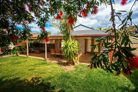 Sunbaker Pet Friendly Awards Finalist 4 Mins Walk To Culburra Beach - New Castle Holiday 30