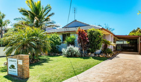 Sunbaker Pet Friendly Awards Finalist 4 Mins Walk To Culburra Beach - New Castle Holiday 32
