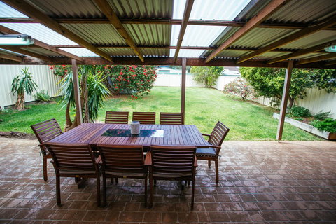 Sunbaker Pet Friendly Awards Finalist 4 Mins Walk To Culburra Beach - New Castle Holiday 29