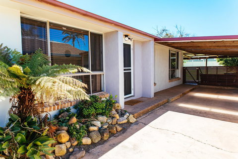 Sunbaker Pet Friendly Awards Finalist 4 Mins Walk To Culburra Beach - New Castle Holiday 34