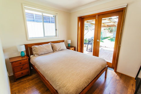 Sunbaker Pet Friendly Awards Finalist 4 Mins Walk To Culburra Beach - New Castle Holiday 18