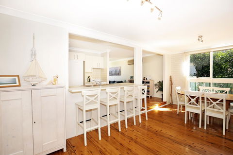 Hayes Beach House I Award Winner I 4 Mins To Beach - New Castle Holiday 11